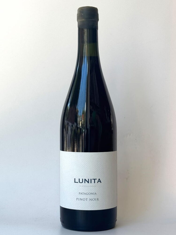 Chacra Pinot Noir Lunita 2022